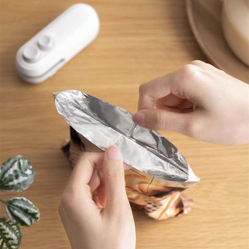 Skanto | Mini Handleld Chip Bag Sealer