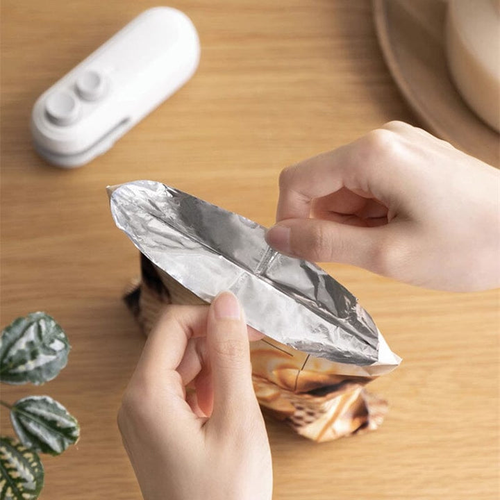 Skanto | Mini Handleld Chip Bag Sealer