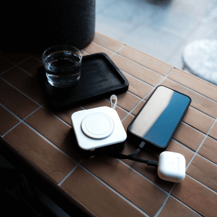PowerGo Pro – Trådløs Hurtiglading Power Bank | Skanto