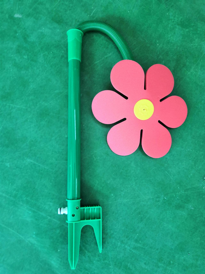 Skanto | Dansende Daisy Sprayler – Morsom Gress Sprayler for Hage og Kjæledyr