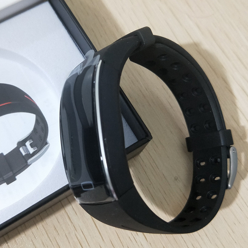 Sport Smartwatch med aktivitetsmåling | Skanto