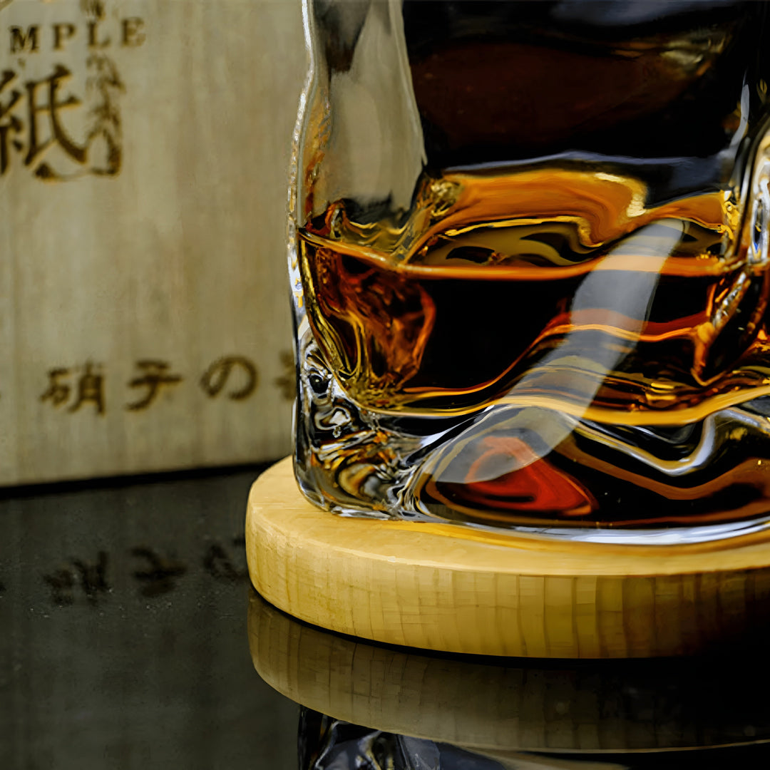 Whiskeyglass i Edo Kiriko stil – Håndskåret med unik krøll design | Skanto