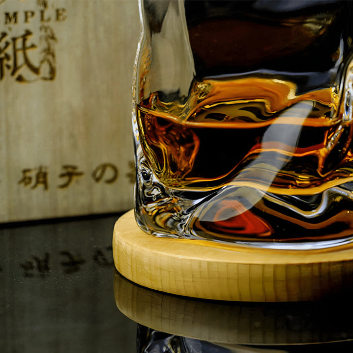 Whiskeyglass i Edo Kiriko stil – Håndskåret med unik krøll design | Skanto