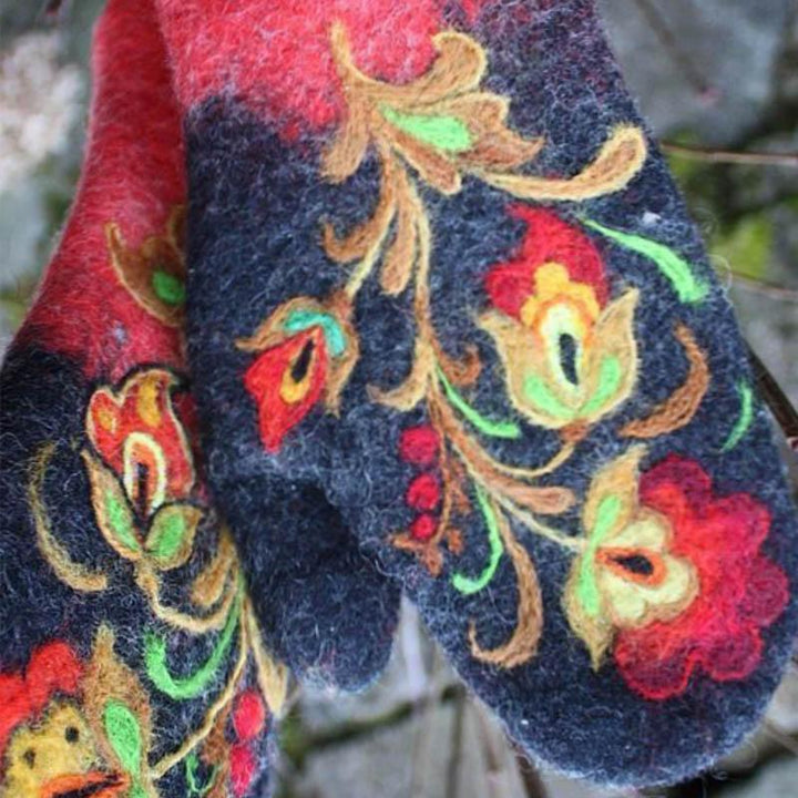 Skanto | Juleblomst Broderte Votter