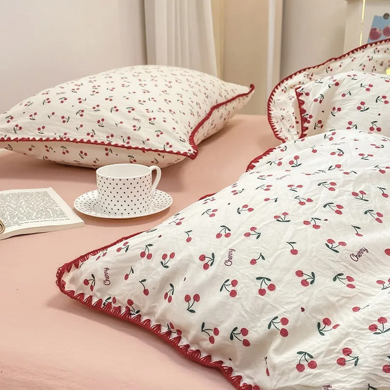 Skanto | Blossom & Berry Drøm Sengetøy Sett 4pcs Blomster Dynebeskytter