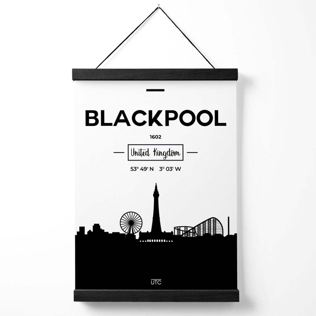 Blackpool bybildeplakat i svart-hvitt med oppheng