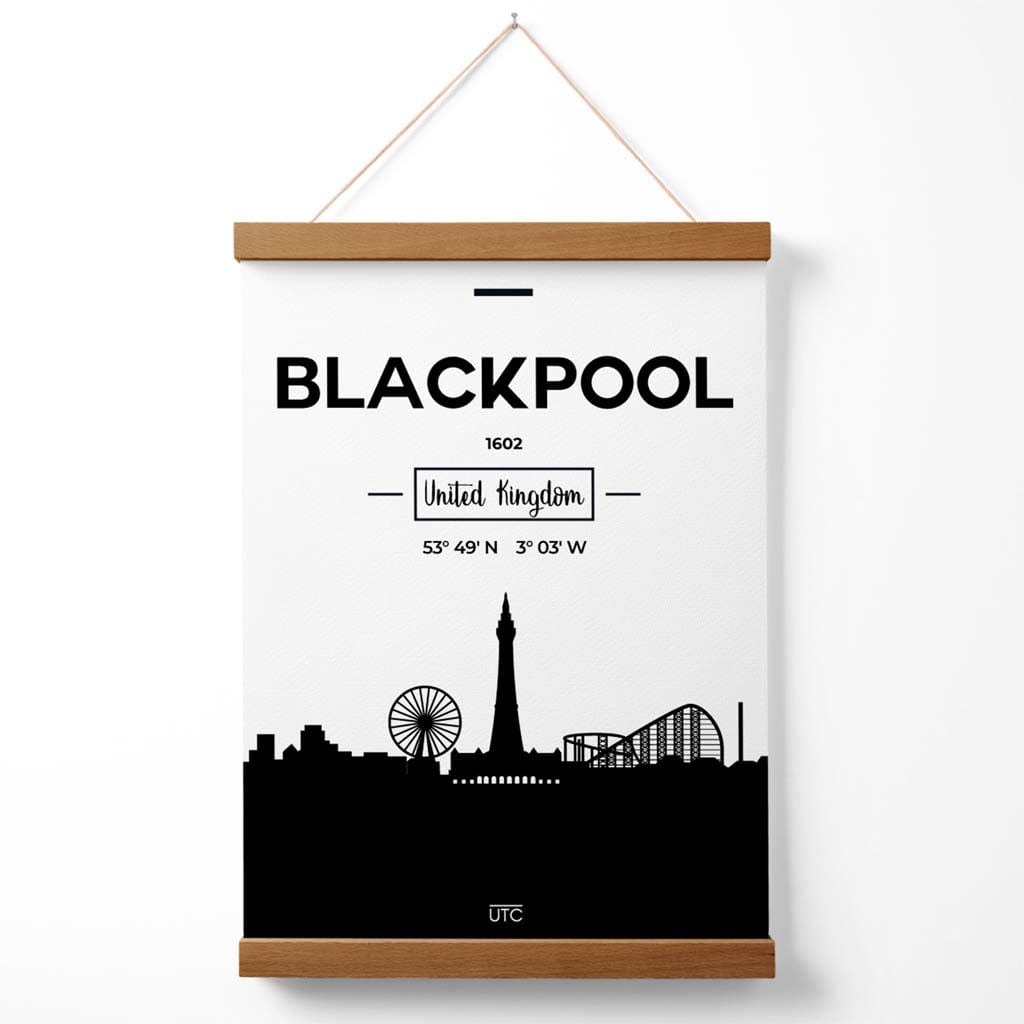 Blackpool bybildeplakat i svart-hvitt med oppheng
