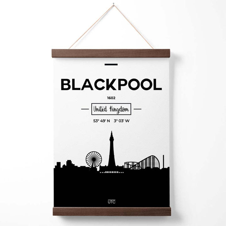 Blackpool bybildeplakat i svart-hvitt med oppheng