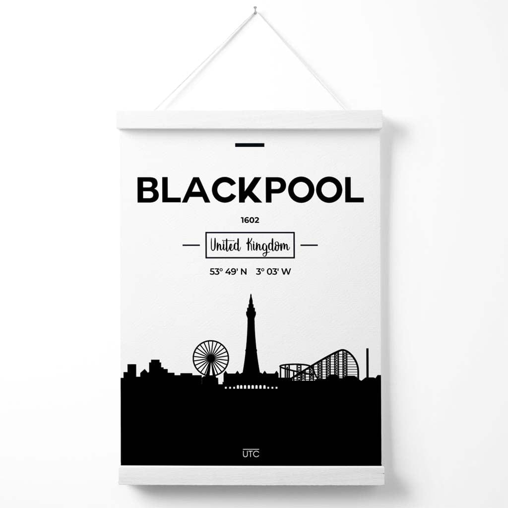Blackpool bybildeplakat i svart-hvitt med oppheng