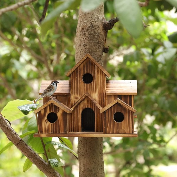 NatureNest – Stilig Håndlaget Tre Fuglehus Skanto
