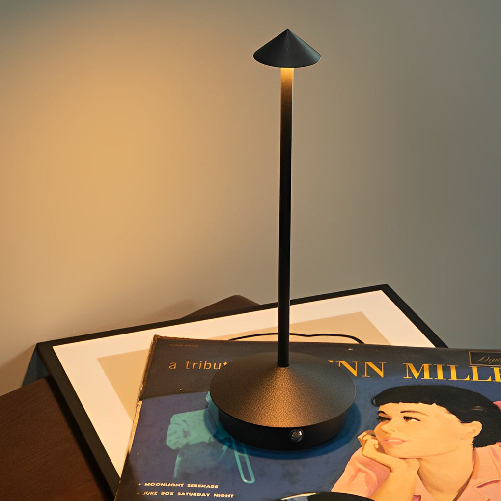 Skanto | Pina Pro - Stilig Dimbar USB Bordlampe