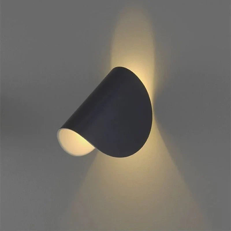 Skanto | Moderne Farget LED Vegglampe i Stilig Design