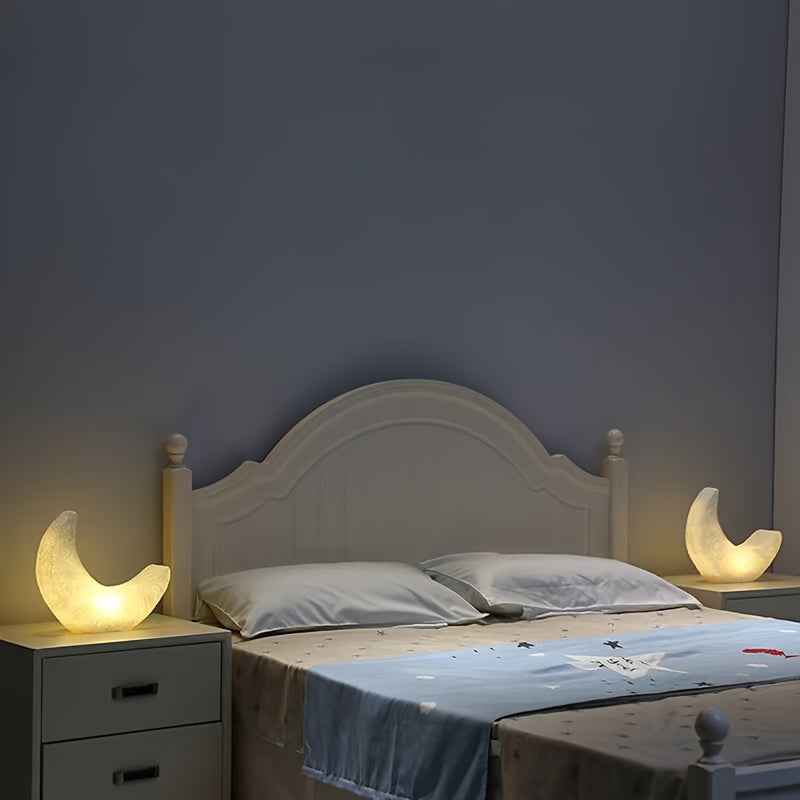 Skanto | Halvmåne Nattlampe i Art Deco Stil – Batteridrevet med Bryter
