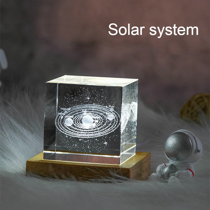 Skanto | 3D Galaxy Krystall Glass Cube med Ladelig Fargerik Lysbase, for Gave & Hjem Dekorasjon