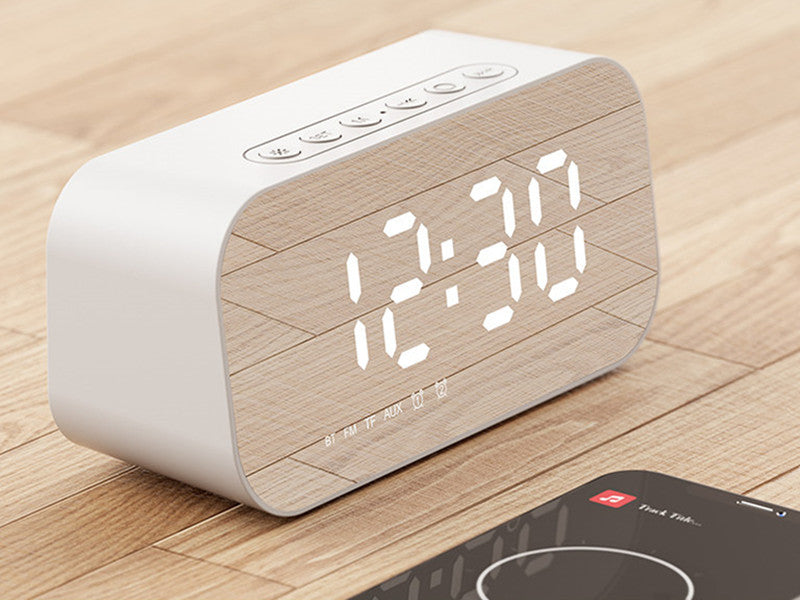 Skanto | 3-i-1 Trådløs Bluetooth-høyttaler med subwoofer, alarm, speilklokke og termometer, for hjem og kontor