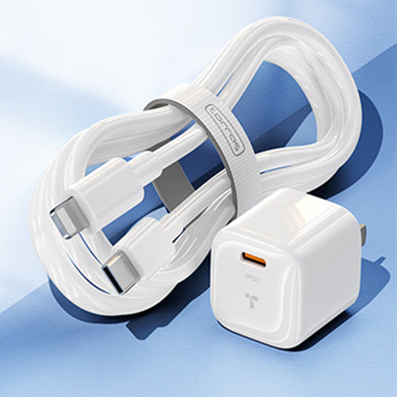Skanto | Bærbar USB-C PD Vegglader, med hurtigladerchip, for telefon, nettbrett, ørepropper og mer