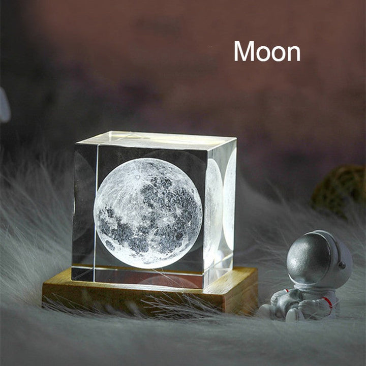 Skanto | 3D Galaxy Krystall Glass Cube med Ladelig Fargerik Lysbase, for Gave & Hjem Dekorasjon