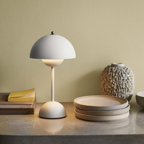Skanto | Justerbar lysstyrke blomsterpotte lampe - Italiensk oppladbar bordlampe VP3