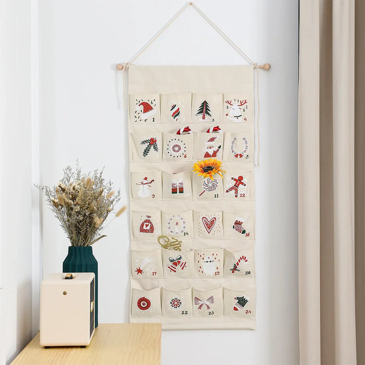 Skanto | Julekalender med 24 lerretsposer for barn – Hengende juledekorasjon i multicolor