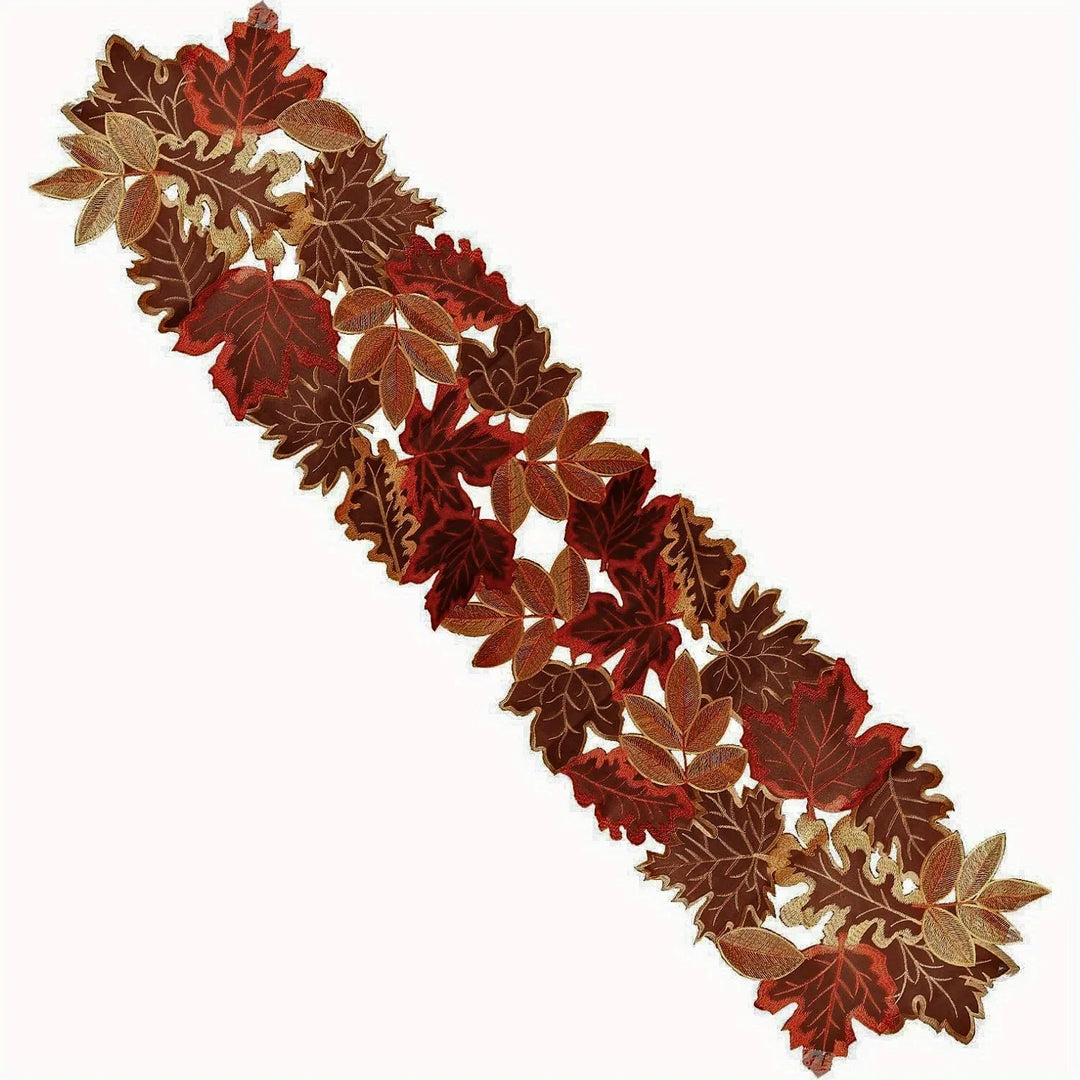 Skanto | HarvestLeaf Bordløper | Brodert Lønnblad Design | Høstdekor i Landlig Stil