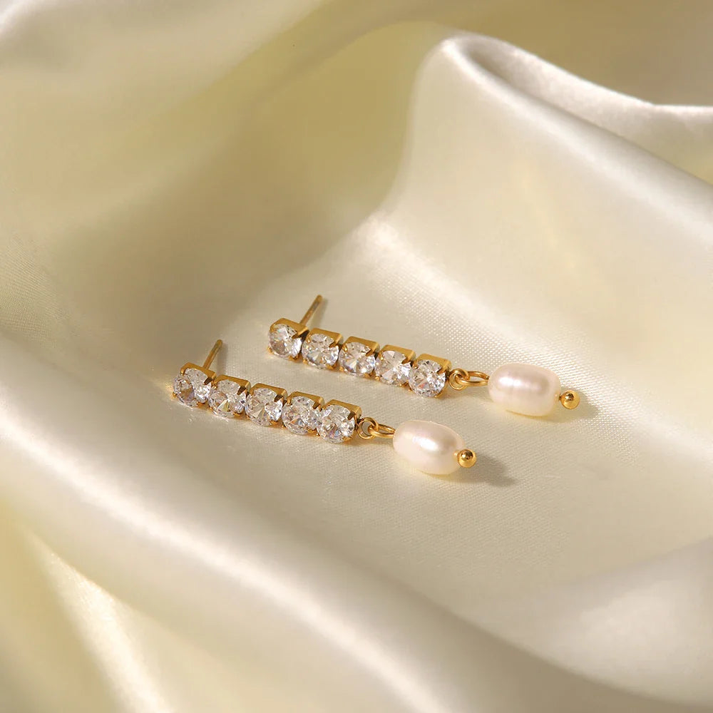Skanto | 18k Delikat Diamant Frynse Perle Dangle Øredobber
