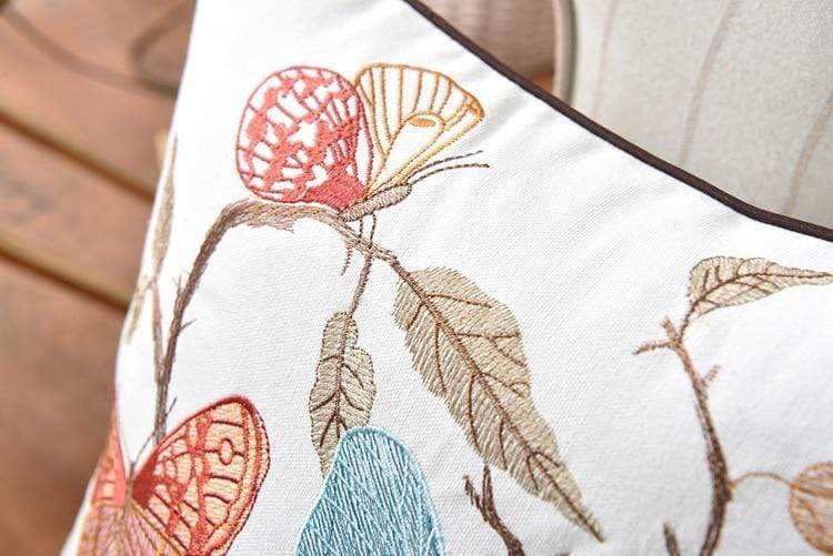 Skanto | Dekorativ pute med broderi i landlig stil