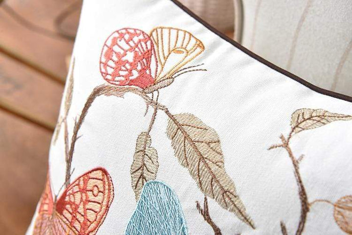 Skanto | Dekorativ pute med broderi i landlig stil