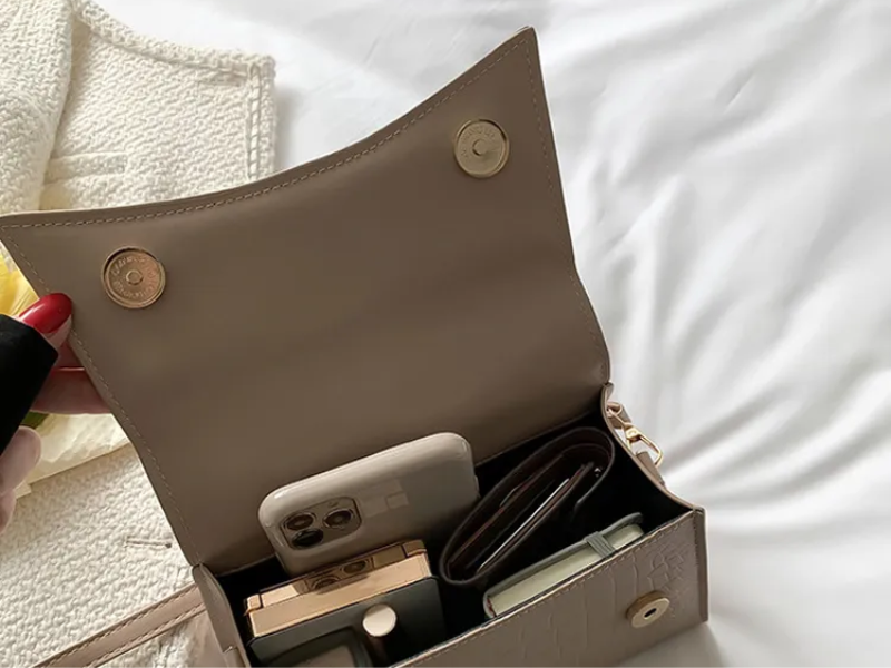 Style fjær Kvinners Håndveske laget av PU-lær med Crossbody reim | Skanto