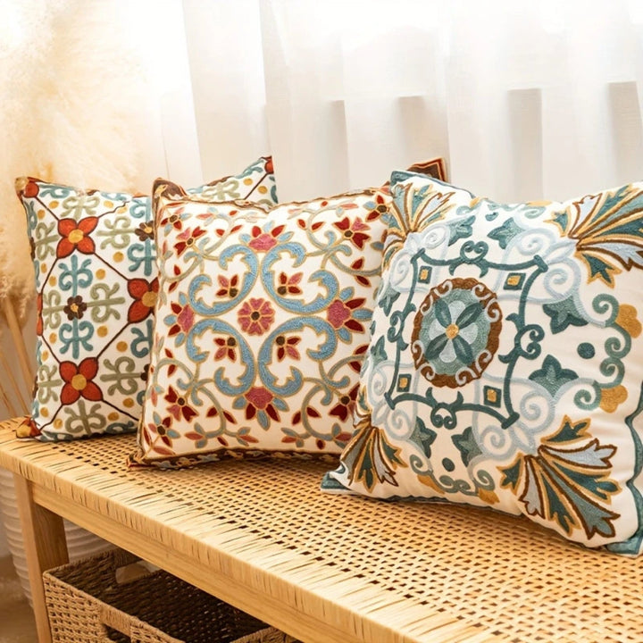 Skanto | Aurae Brodert Vintage Putetrekk