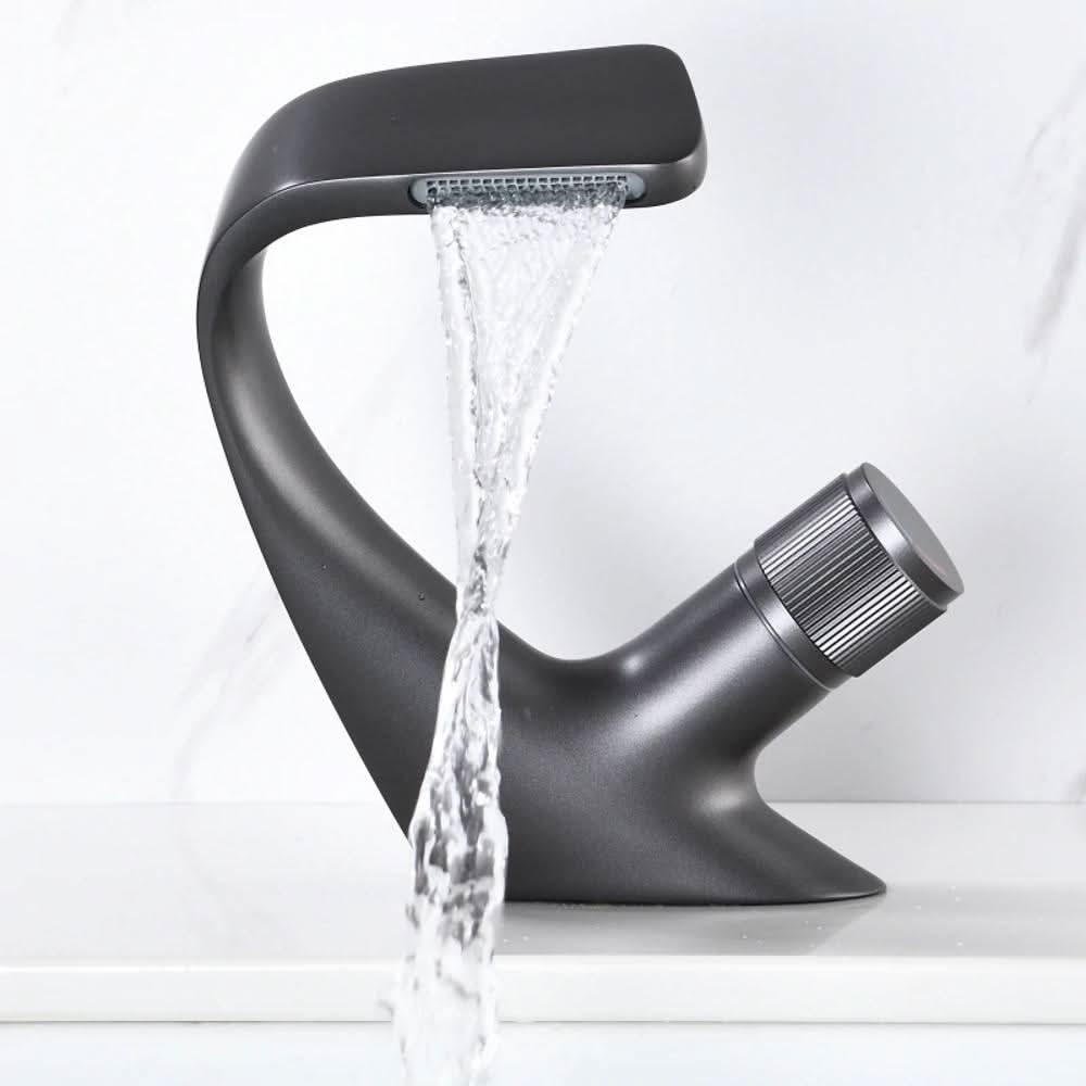 Moderne Waschtischarmatur – Stilvoller Chromhahn