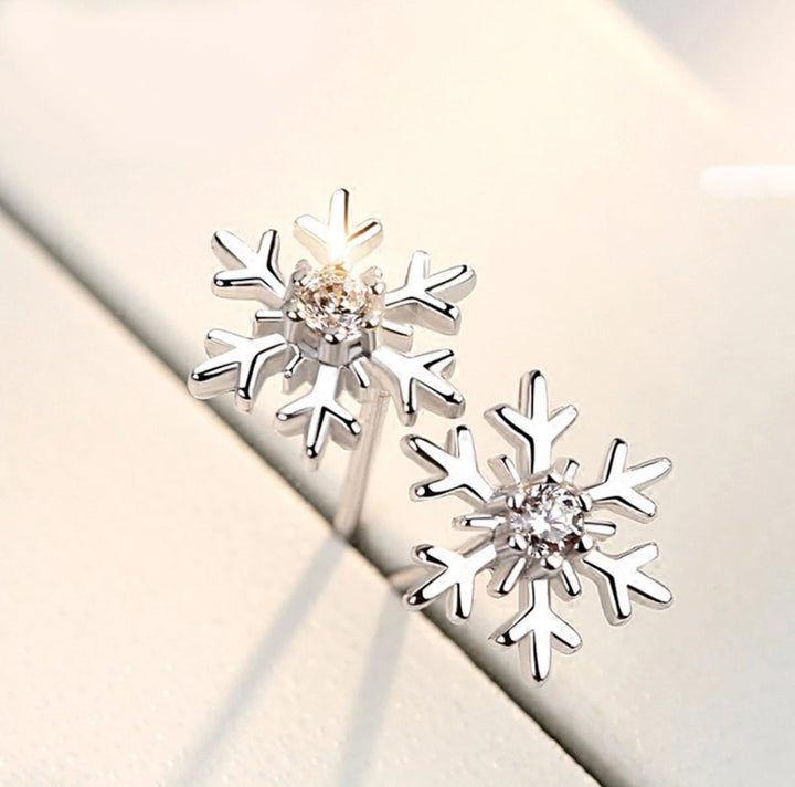 Skanto | Sølv Snøfnugg Ørepynt & Halskjede Sett