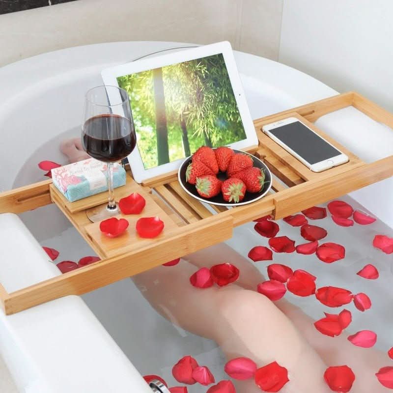Skanto | Solavera Bamboo Relax Tray | Extendbar Badekarbrett | Bærekraftig & Elegant | Med Glass- og Bokholder for Spa Nytelse Hjemme