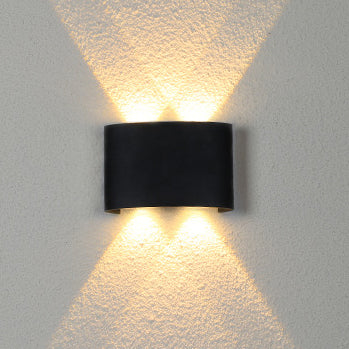 Vanntett LED-vegglampe laget av aluminium og akryl for terrasser