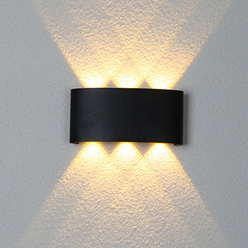Vanntett LED-vegglampe laget av aluminium og akryl for terrasser