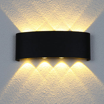 Vanntett LED-vegglampe laget av aluminium og akryl for terrasser