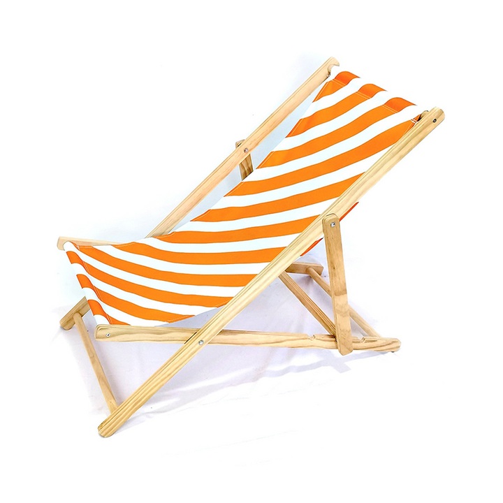 Rektangulær utendørs strandstol laget av heltre furu med sammenleggbar ryggstøtte, trukket med Oxford-stoff, for utendørs bruk.