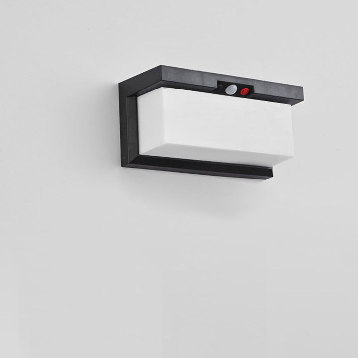 Moderne minimalistiske sol- og vanntette plast- og PC-rektangulære LED-vegglampe for utendørs, patio og hage | Skanto