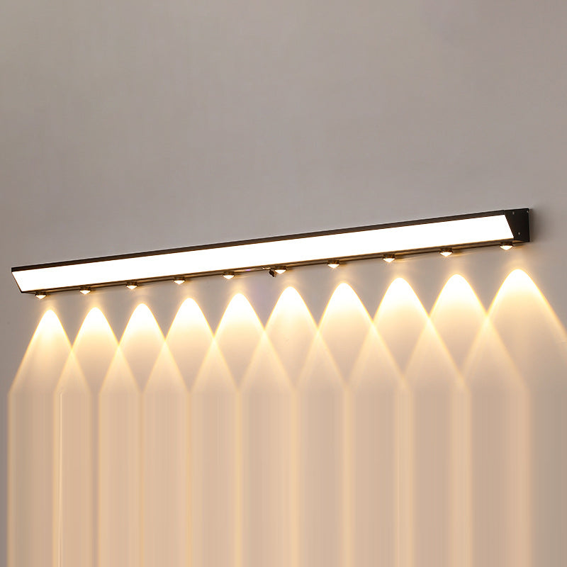 Soldrevet, vanntett, rektangulær LED-vegglampe med bevegelsessensor, laget av akryl, aluminium og rustfritt stål for terrassen