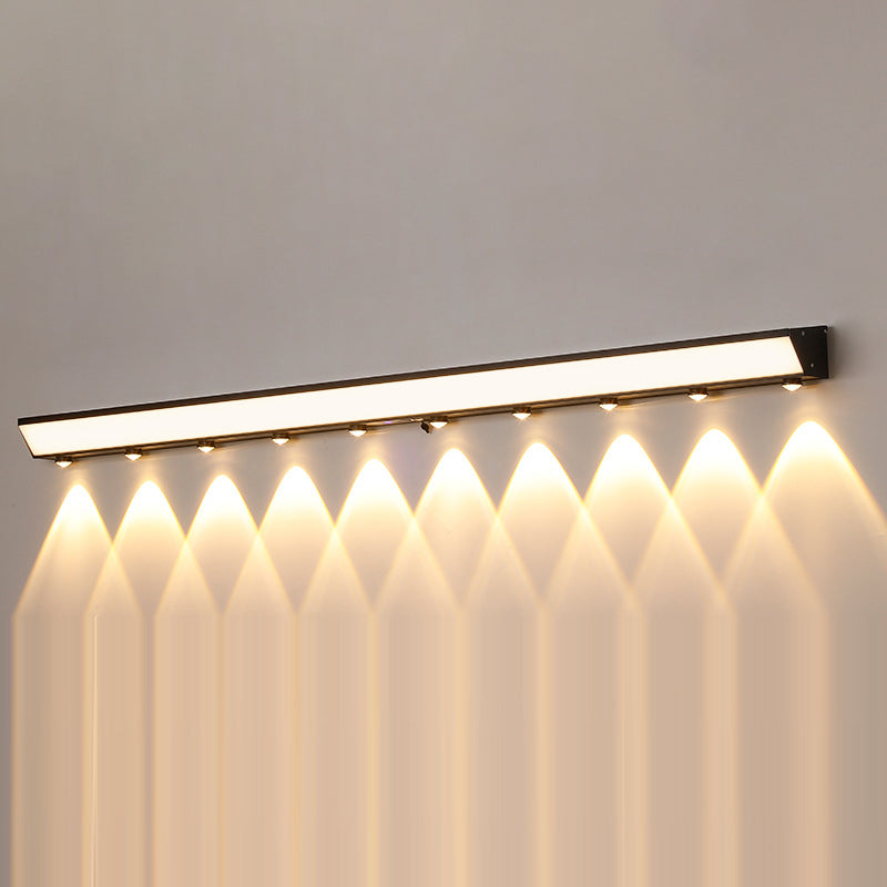 Soldrevet, vanntett, rektangulær LED-vegglampe med bevegelsessensor, laget av akryl, aluminium og rustfritt stål for terrassen