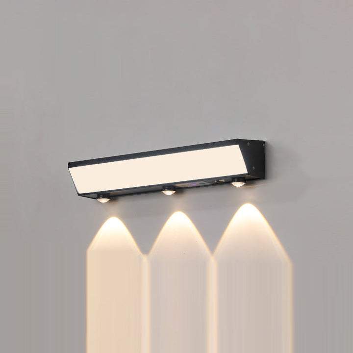 Moderne minimalistiske solenergi vanntett bevegelsessensor akryl aluminium og rustfritt stål rektangulær LED vegglampe for utendørs patio | Skanto