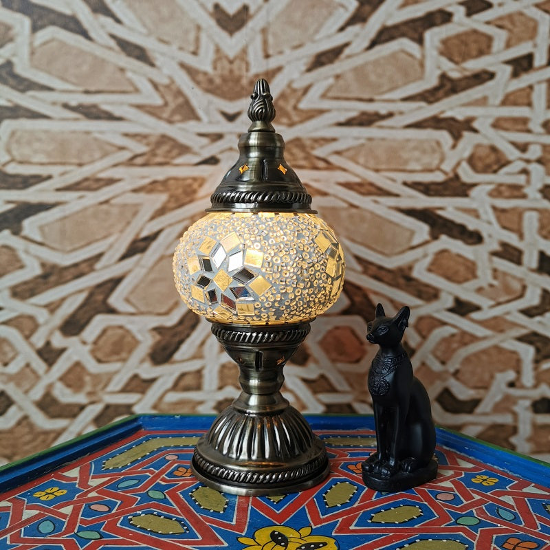 Skanto | Tradisjonell Tiffany Oval Glass Jern 1-Lys Bordlampe for Stuen