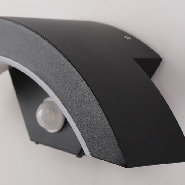 Moderne minimalistisk buet aluminium akryl LED vegglampe for hage | Skanto