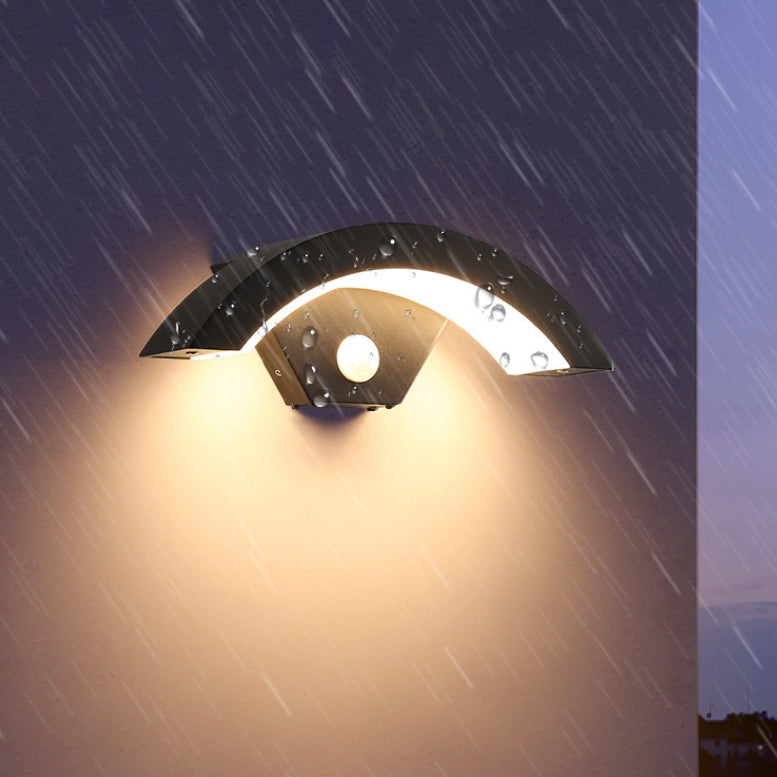Moderne minimalistisk buet aluminium akryl LED vegglampe for hage | Skanto