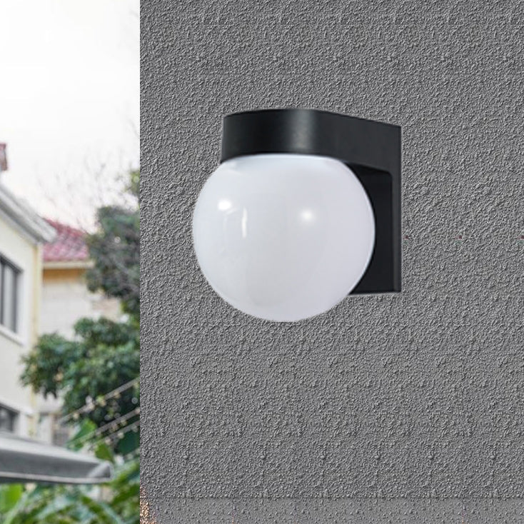 Vanntett, sfærisk vegglampe av polykarbonat-akryl med terrasselys