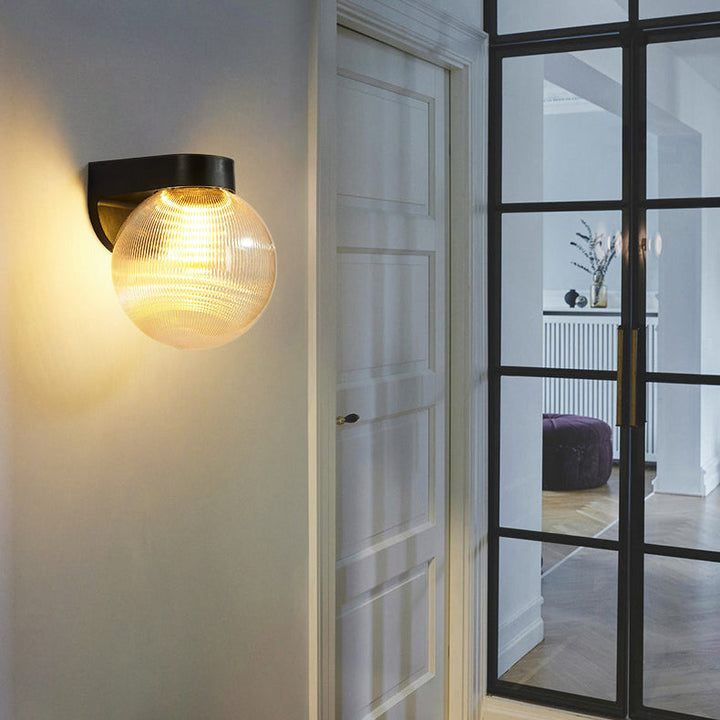 Moderne Enkelhet Vanntett Orb Polykarbonat Akryl 1-Lys Vegglampe For Utendørs Patio | Skanto