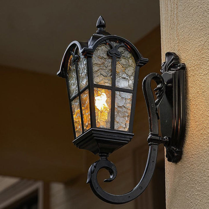 Tradisjonell europeisk kvadratisk blonder aluminium trykt glass 1-lys utendørs vegglampe for hage | Skanto