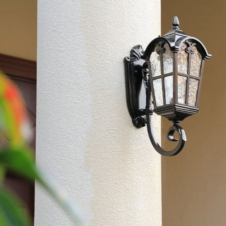 Tradisjonell europeisk kvadratisk blonder aluminium trykt glass 1-lys utendørs vegglampe for hage | Skanto