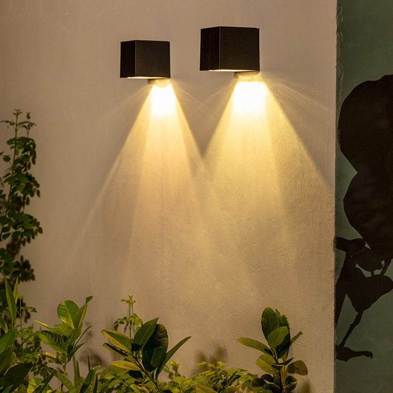 Moderne minimaliste kube plastisk solenergi LED vegglampe for hagen | Skanto