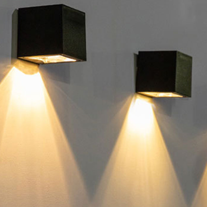 Moderne minimaliste kube plastisk solenergi LED vegglampe for hagen | Skanto