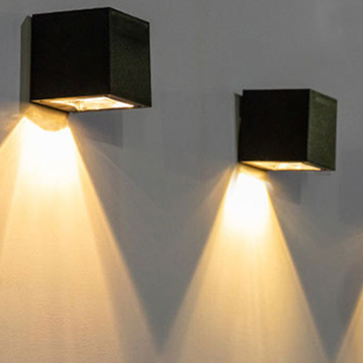 Moderne minimaliste kube plastisk solenergi LED vegglampe for hagen | Skanto